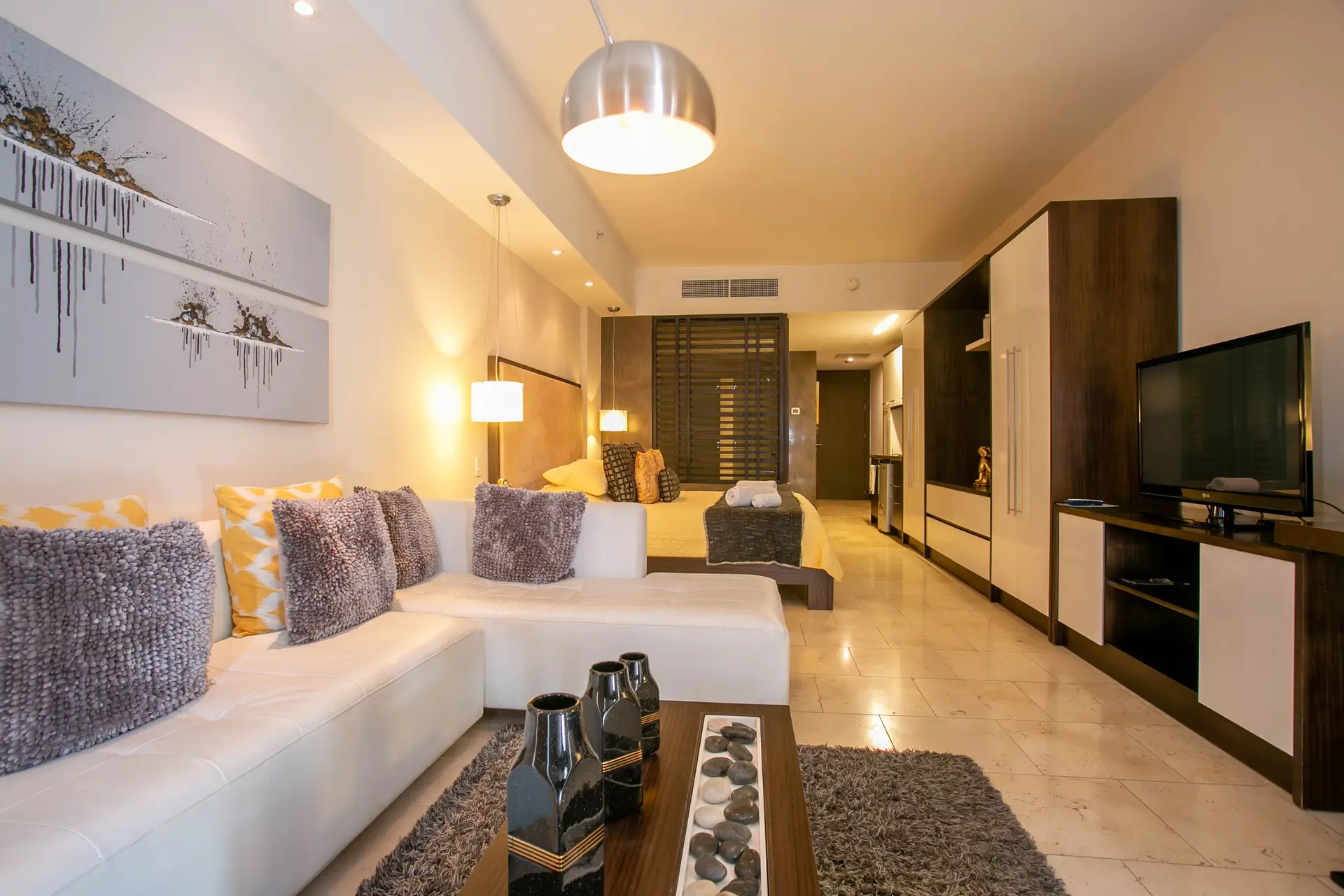 Modern room amenities