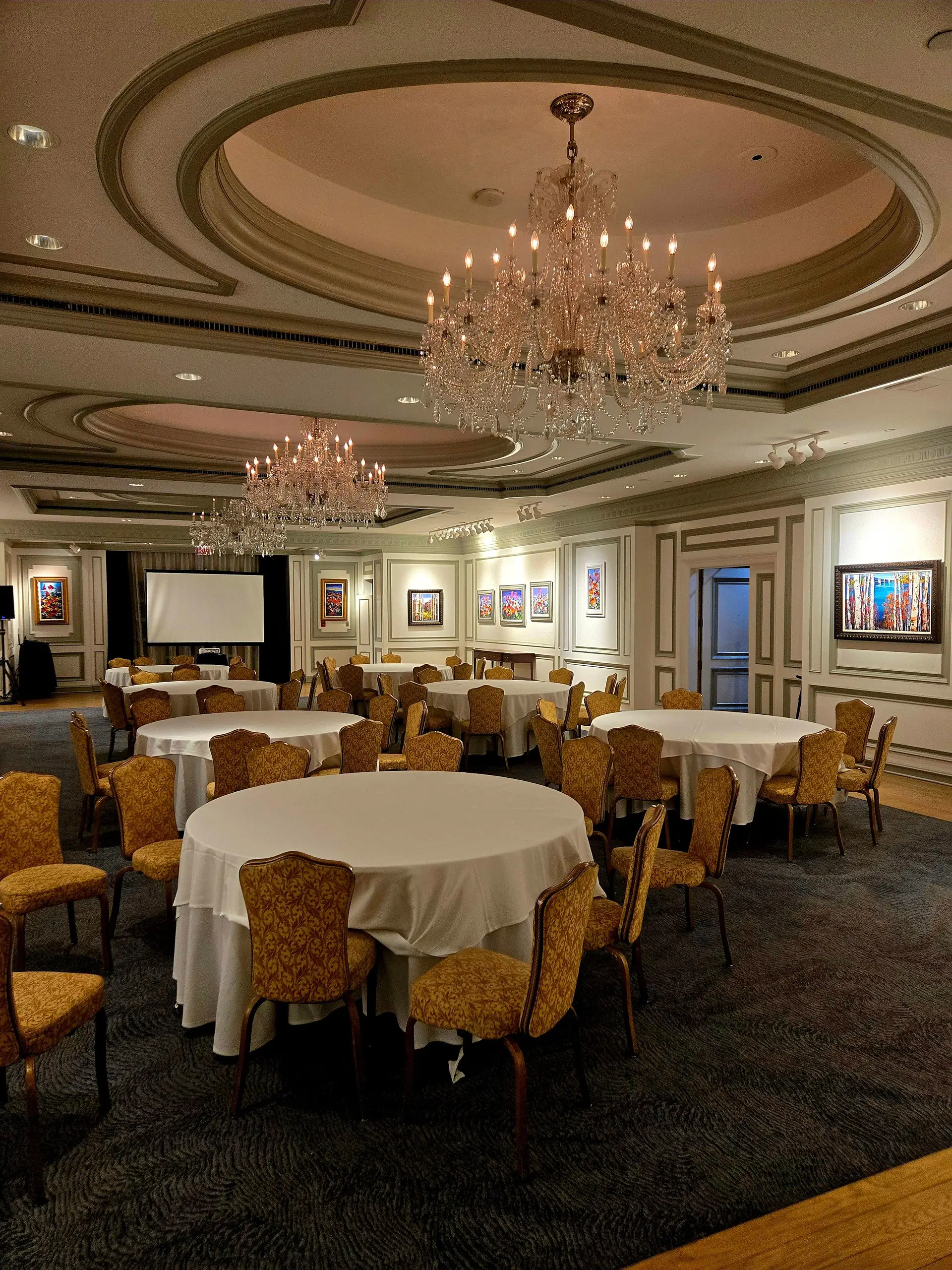 Grand ballroom event setup at VelorianvelvetHouse