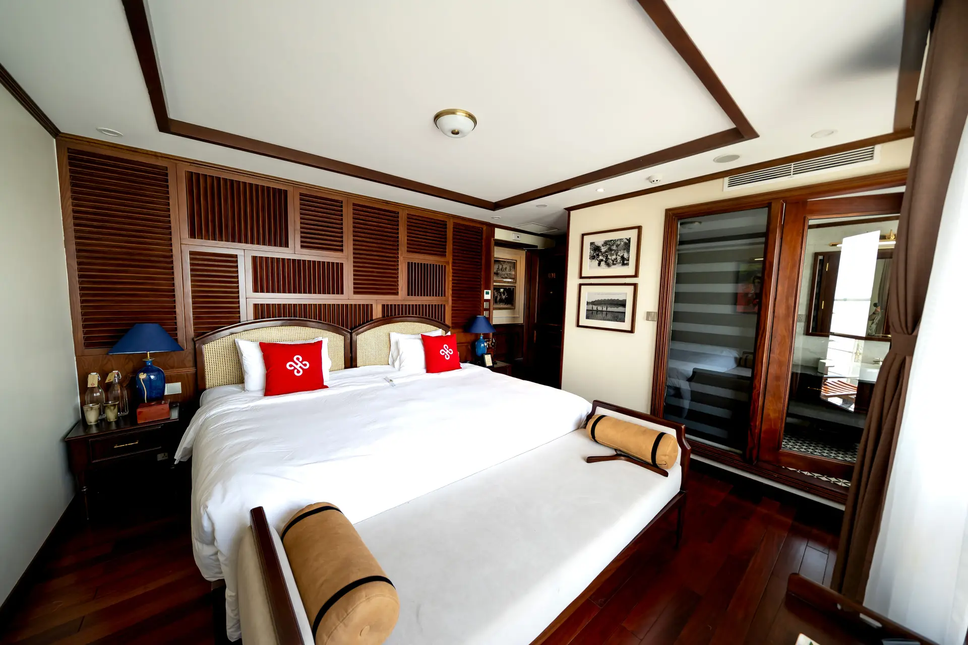 Deluxe Twin Room with elegant decor
